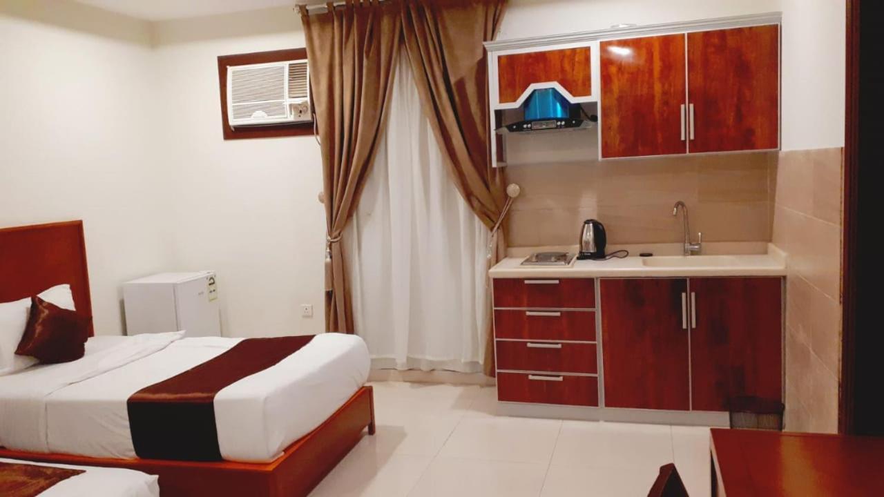 Iwan Alandalusia Al Ajaweed Aparthotel Jeddah Ngoại thất bức ảnh