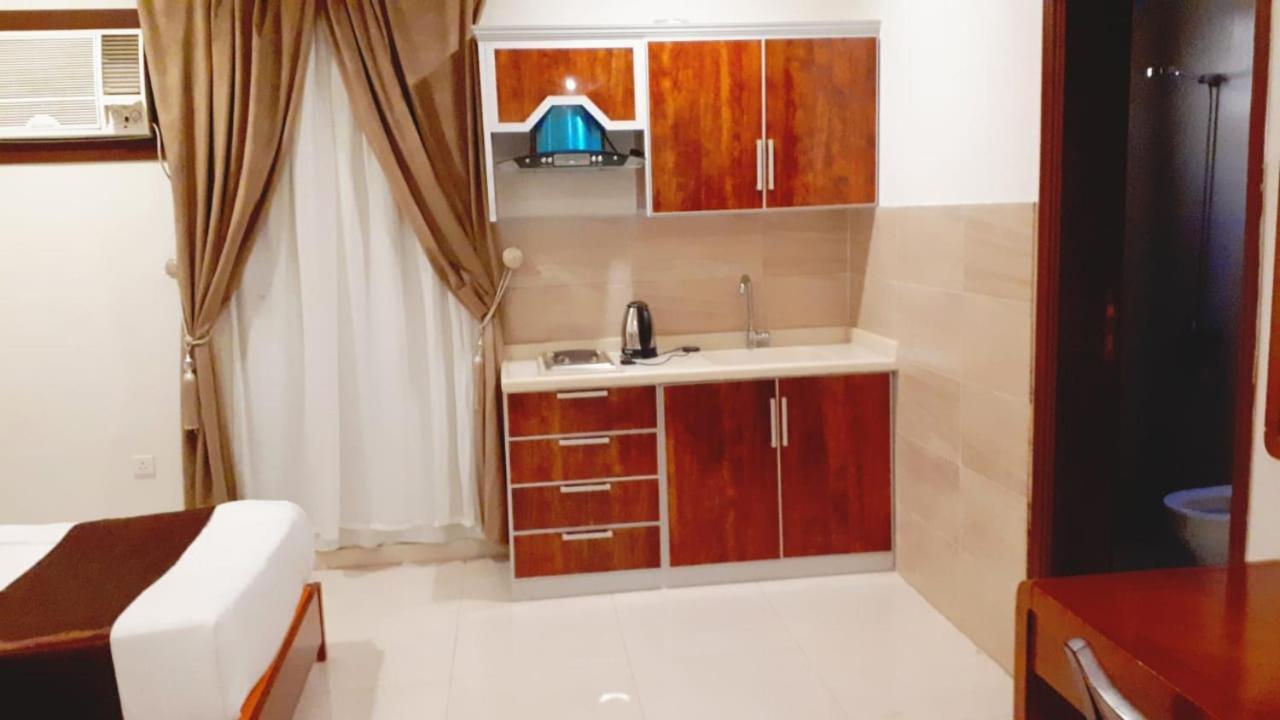 Iwan Alandalusia Al Ajaweed Aparthotel Jeddah Ngoại thất bức ảnh