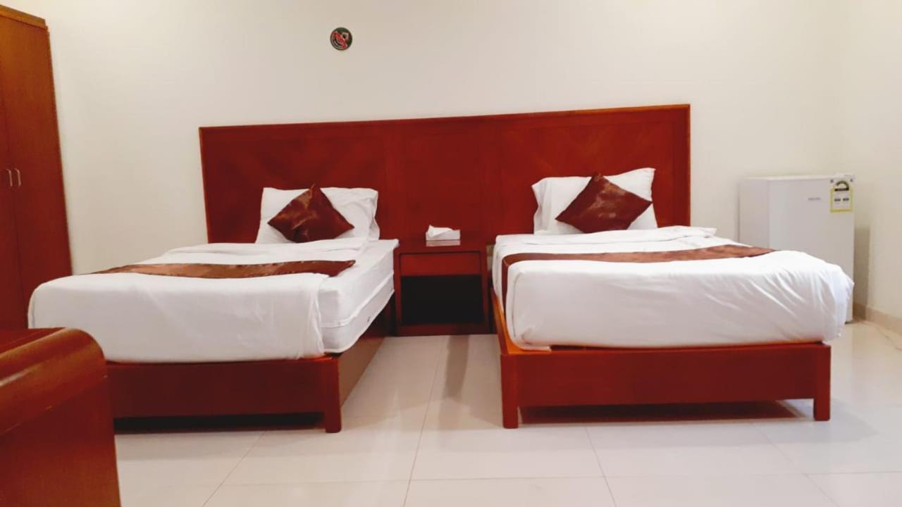 Iwan Alandalusia Al Ajaweed Aparthotel Jeddah Ngoại thất bức ảnh