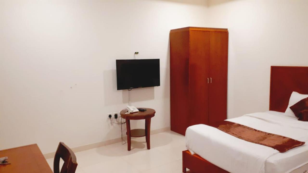Iwan Alandalusia Al Ajaweed Aparthotel Jeddah Ngoại thất bức ảnh
